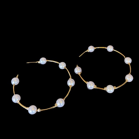 🎁 Pearl Hoop Earrings - Picture 6 of 7